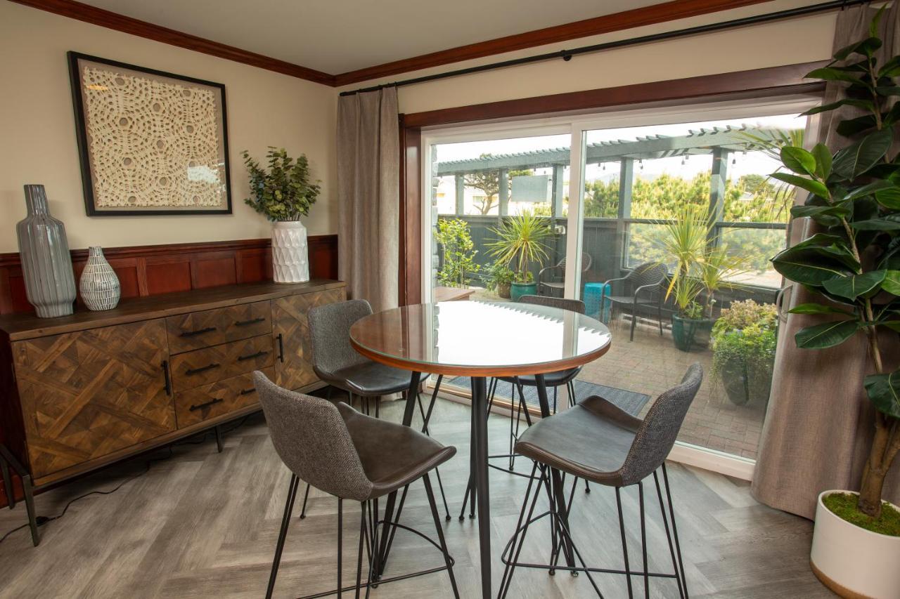 Shearwater Inn Линкън Сити Екстериор снимка