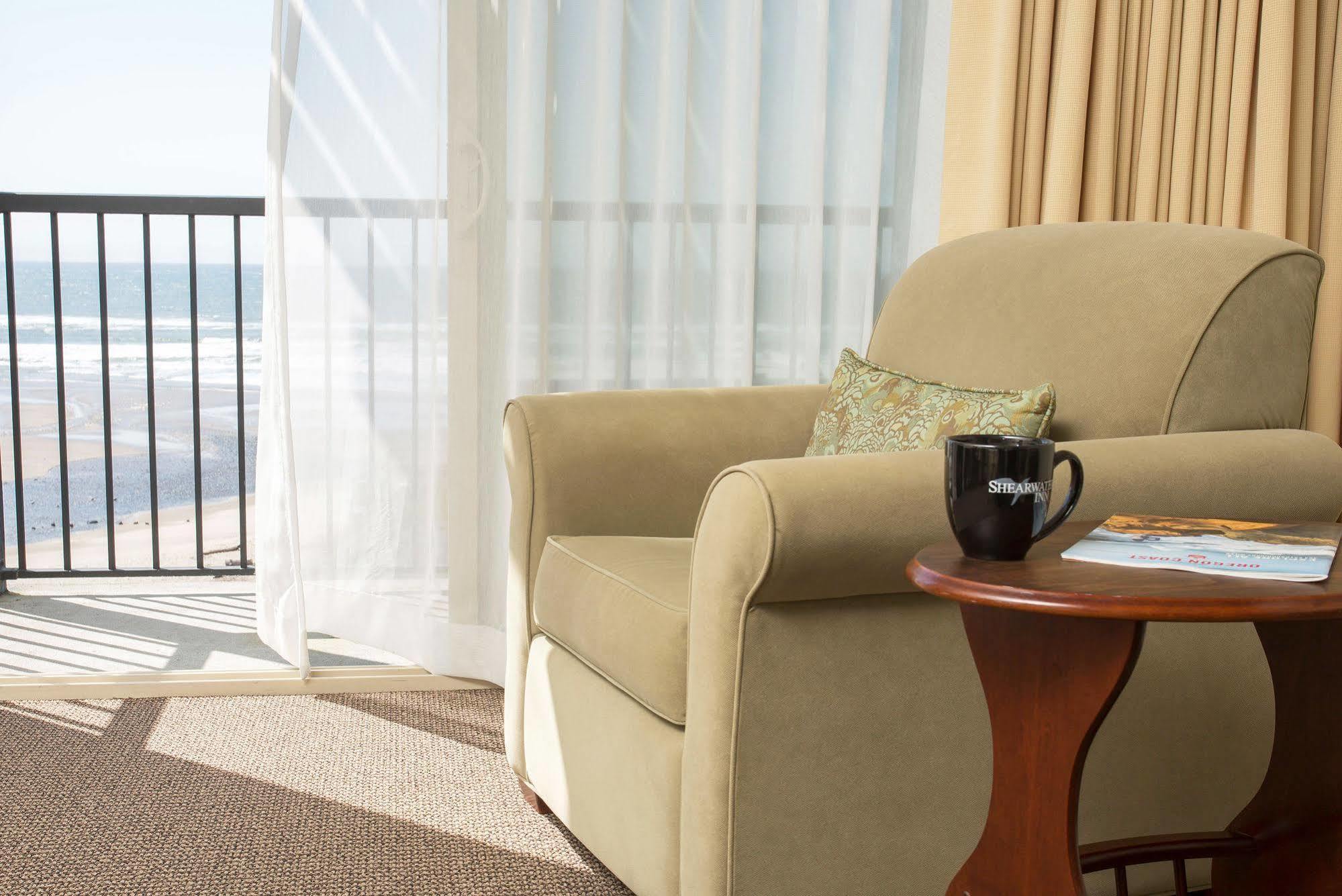 Shearwater Inn Линкън Сити Екстериор снимка