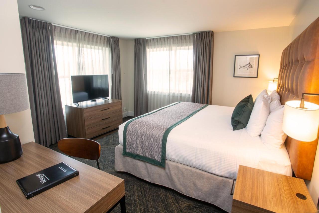Shearwater Inn Линкън Сити Екстериор снимка